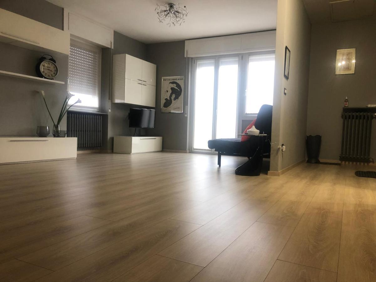 "La Bella Della Cappuccina" Casa Con Parcheggio Interno Gratuito Appartement Domodossola Buitenkant foto