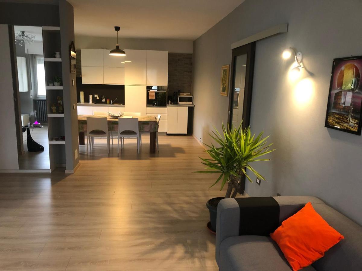 "La Bella Della Cappuccina" Casa Con Parcheggio Interno Gratuito Appartement Domodossola Buitenkant foto