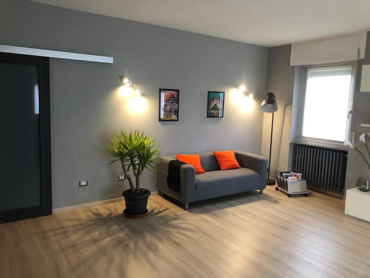 "La Bella Della Cappuccina" Casa Con Parcheggio Interno Gratuito Appartement Domodossola Buitenkant foto