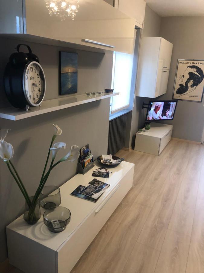 "La Bella Della Cappuccina" Casa Con Parcheggio Interno Gratuito Appartement Domodossola Buitenkant foto
