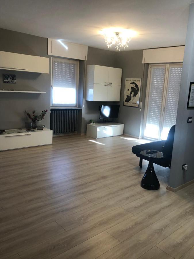 "La Bella Della Cappuccina" Casa Con Parcheggio Interno Gratuito Appartement Domodossola Buitenkant foto